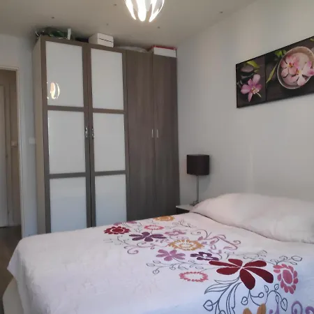 3p Meuble ~80m2 Avec Box Ferme Et Terrasse Sud, Apercu Mer Apartman *